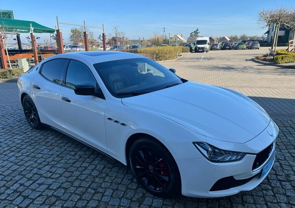 Maserati Ghibli cena 119900 przebieg: 88500, rok produkcji 2015 z Krotoszyn małe 211